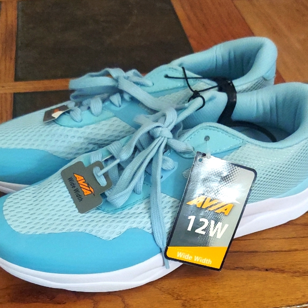 Avia Sky Blue Wide Sneakers